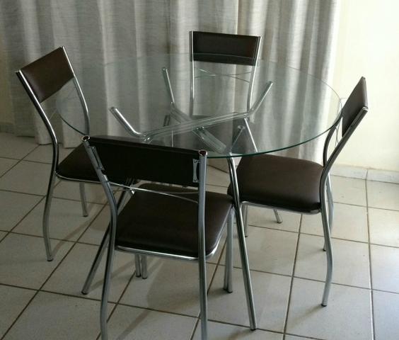 Mesa de Jantar com 4 cadeiras