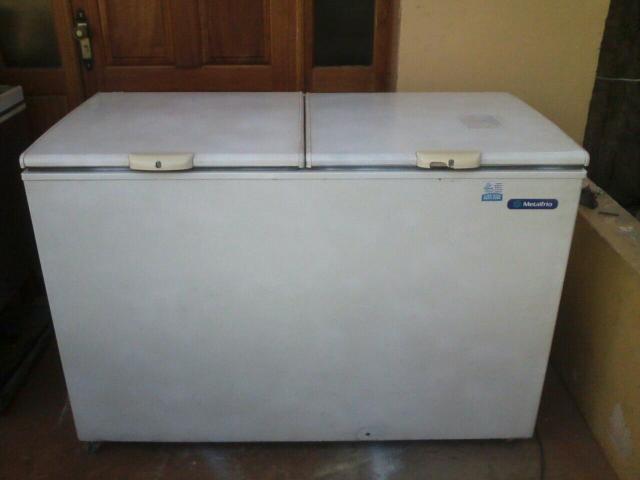 Freezer horizontal Metalfrio - 420 litros