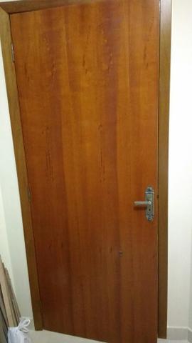 Porta interna madeira nobre