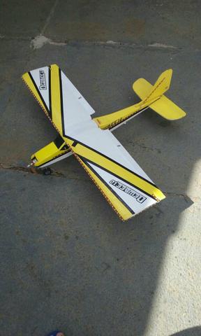 Avião aeromodelo - Anápolis