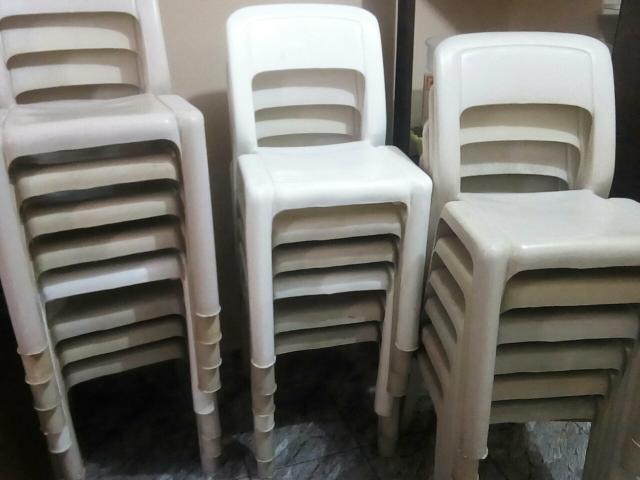 Cadeiras plasticas
