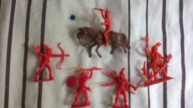 Coleção de soldados/índios em miniatura de brinquedo