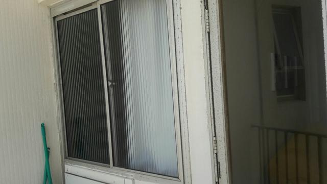 Kit porta + janela em alumínio e vidro. Apenas  as