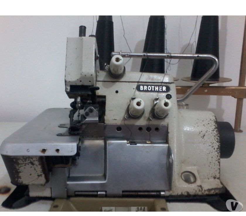 Máquina de costura overlock Brother 3 fios usada