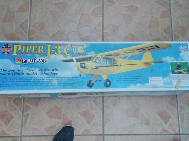Aeromodelo Piper J3 club 1/4 + Flutuador + Motor + Radio