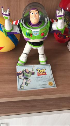 Buzz lightyear edição colecionador toy story!!! Na caixa
