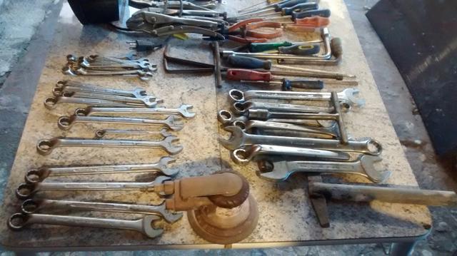 Chaves e ferramentas