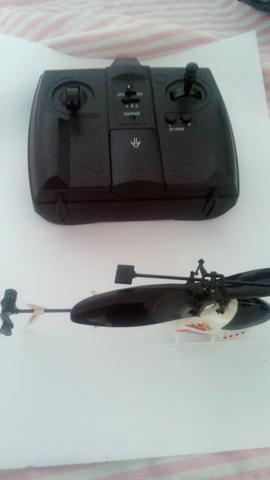 Helicóptero brinquedo