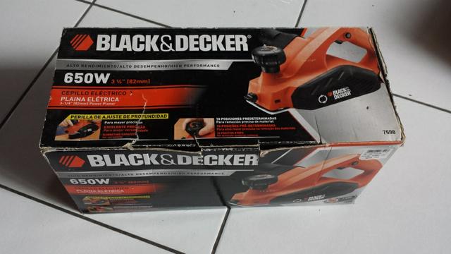 Plaina Black & Decker 650W