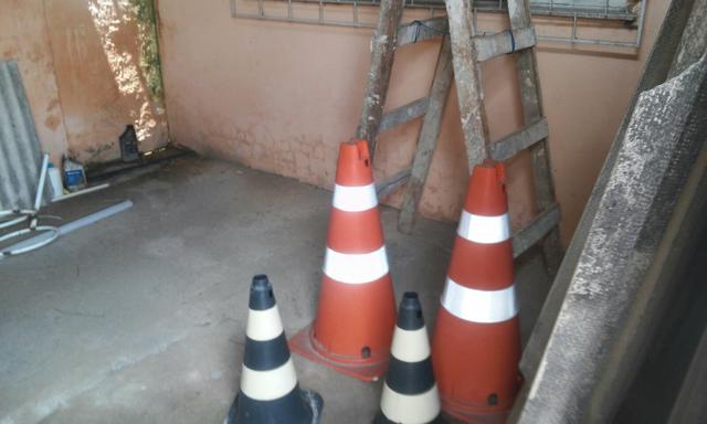 4 cones de sinalização