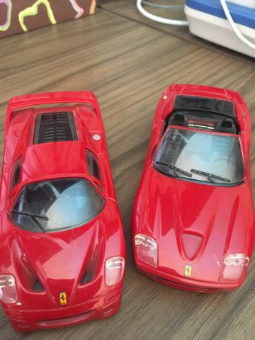 Kit com 7 carrinhos Ferrari da Shell V Power