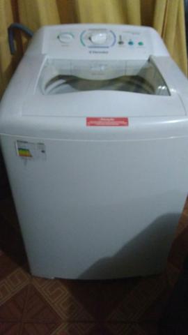 Máquina de lavar roupa Electrolux 12 kilos turbo limpeza