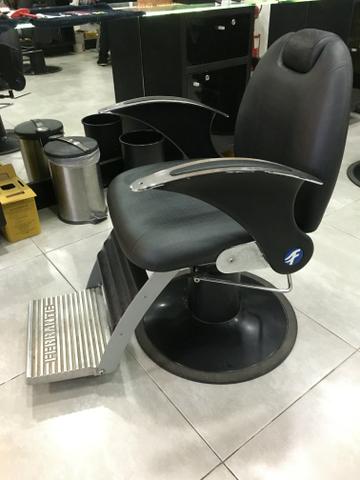 Cadeiras Ferrante para barbearia ou salão de beleza