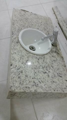 Pia de mármore banheiro
