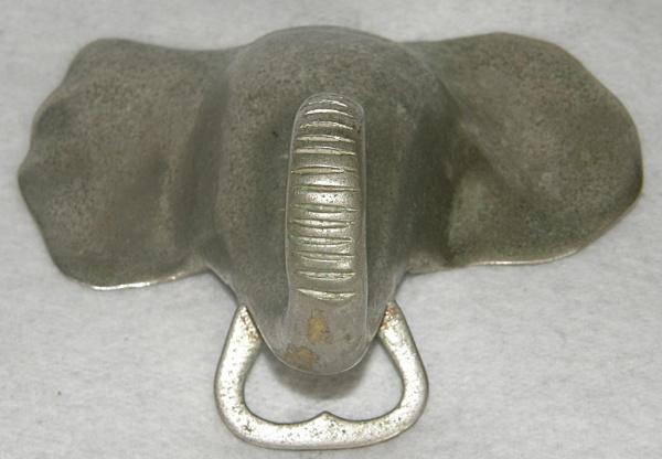 Abridor representando cabeça de elefante
