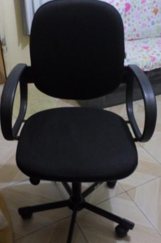 Cadeira executiva giratória