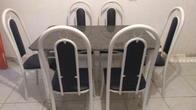 Mesa de granito - 6 cadeiras