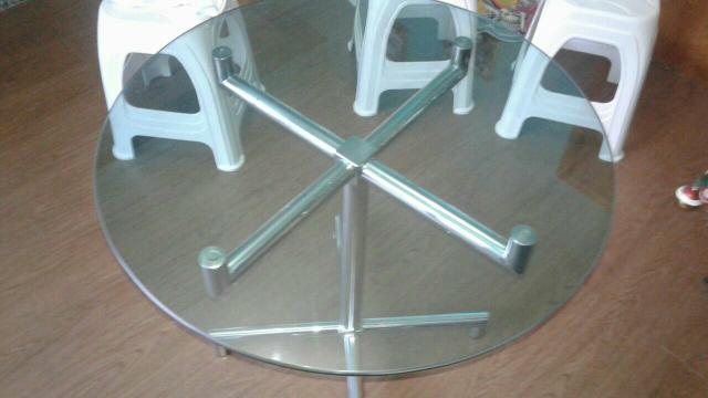 Mesa em aço inoxidável com vidro temperado verde 10 mm