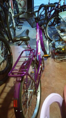 Bicicleta mod. Tropical com.cestinha de cor lilas. Na loja