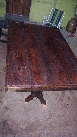 Lindas mesas em madeira