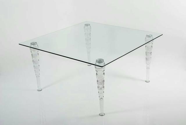 Mesa de Jantar com pés de policarbonato cristal