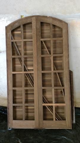 Porta balcão de madeira Itaúba