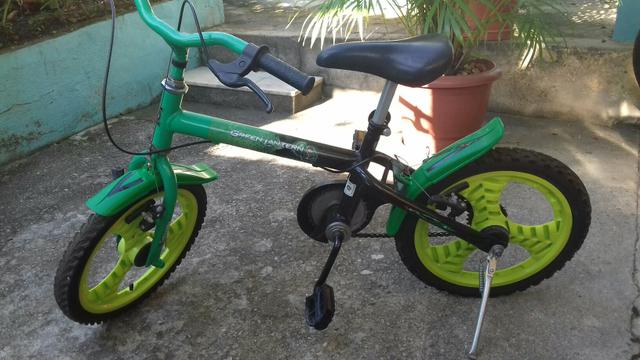 Bicicleta lanterna verde aro 16 - semi nova