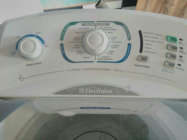 Máquina de lavar semi nova