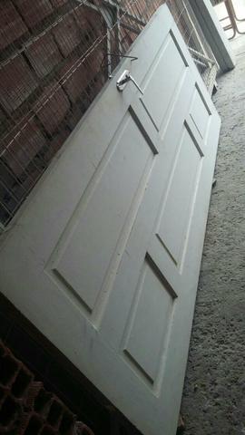 Porta de sala com batente madeira boa e janela 1x1
