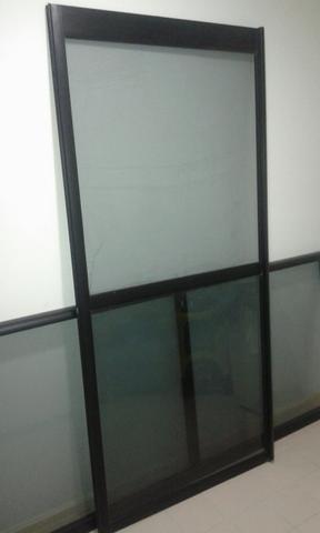 Porta de vidro para varanda sala quartoo