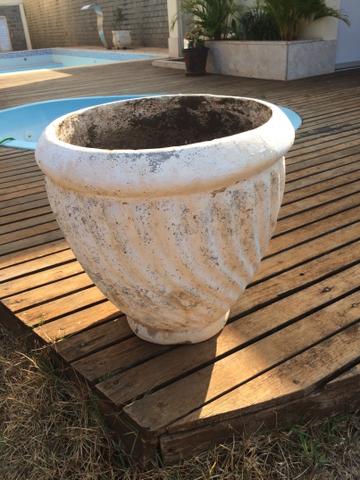 Vaso de cimento,diametro 46 cm por 45 cm de altura