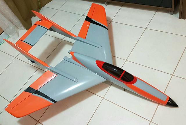 Aeromodelo Jato Bobcat com motor elétrico e servos