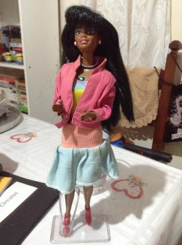 Boneca Barbie negra Rara e importada