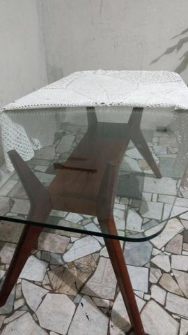 Mesa tampo de vidro + 4 cadeiras 