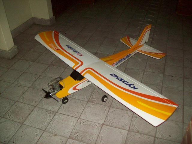 Aeromodelo Calmato treinador completo