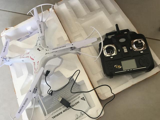 Drone Syma X5C + Câmera