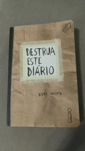 Livro "Destrua Este Diário", de Keri Smith