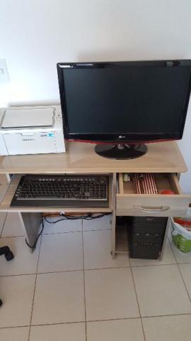 Mesa para Computador e Cadeira NOVA