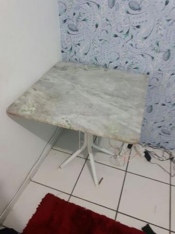 Mesa de marmore pequena, pra cozinha pequena ou area de