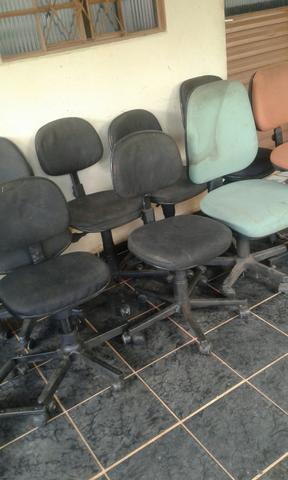 Cadeiras giratórias usadas