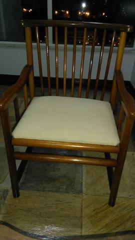 Cadeira madeira - OPORTUNIDADE