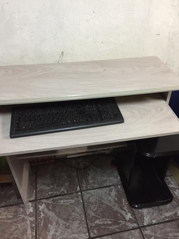 Mesa pra computador