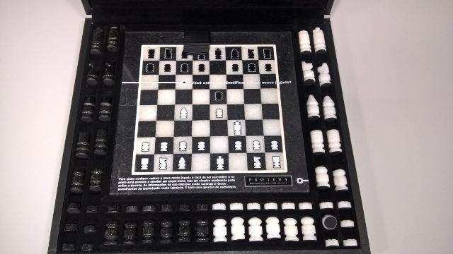 Tabuleiro de xadrez, com pasta de couro, nunca usado