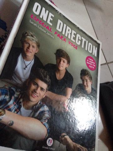 Dois livros do One Direction
