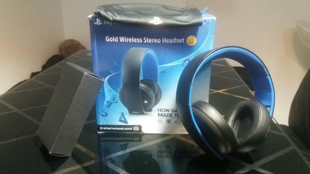 Headset Gold Wireless Stereo Sony