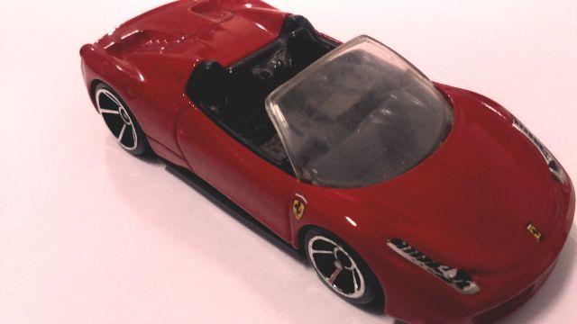 Miniatura Ferrari 458 Spider conversível -7cm