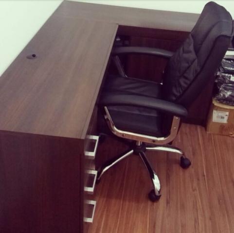 Móvel p/ escritório + Cadeira executiva