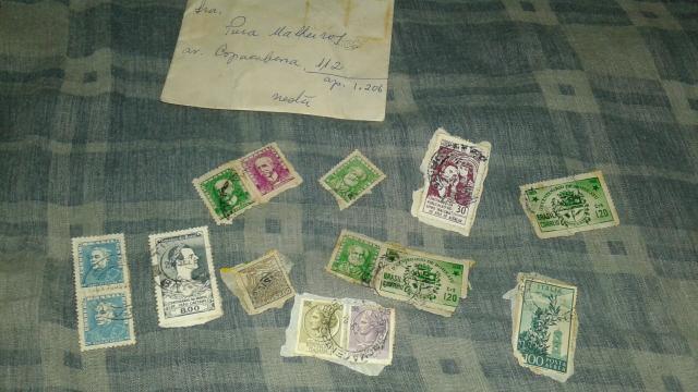 14 selos antigos por $ 100