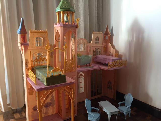 Castelo Barbie Princesa e Plebeia