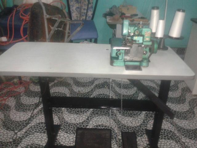Máquina de costura semi industrial overlok